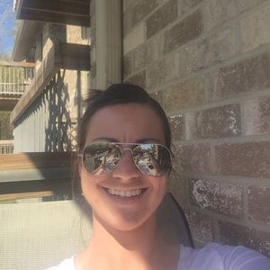 Meet your Posher, Noelle